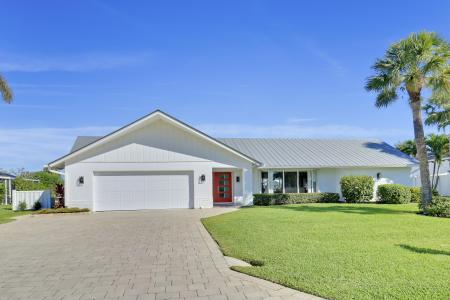 8579 SE Sabal Street, Hobe Sound, Florida 33455