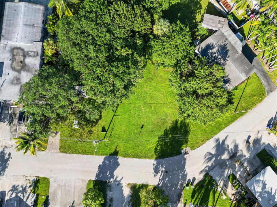 827 NE 14th Pl, Fort Lauderdale, Florida 33304