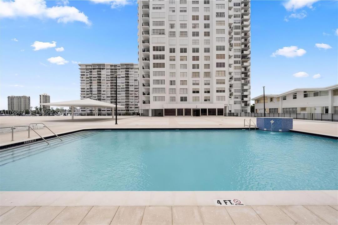 2750 NE 183rd St 1207, Aventura, Florida 33160, Stati Uniti