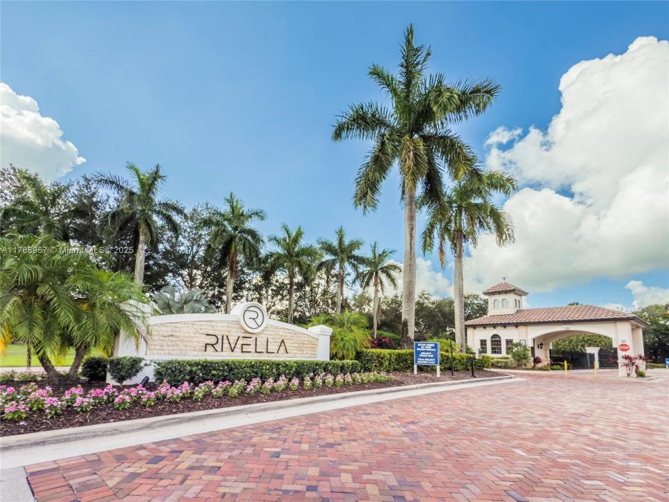 149 SE Cortile Arno, Port St. Lucie, Florida 34952
