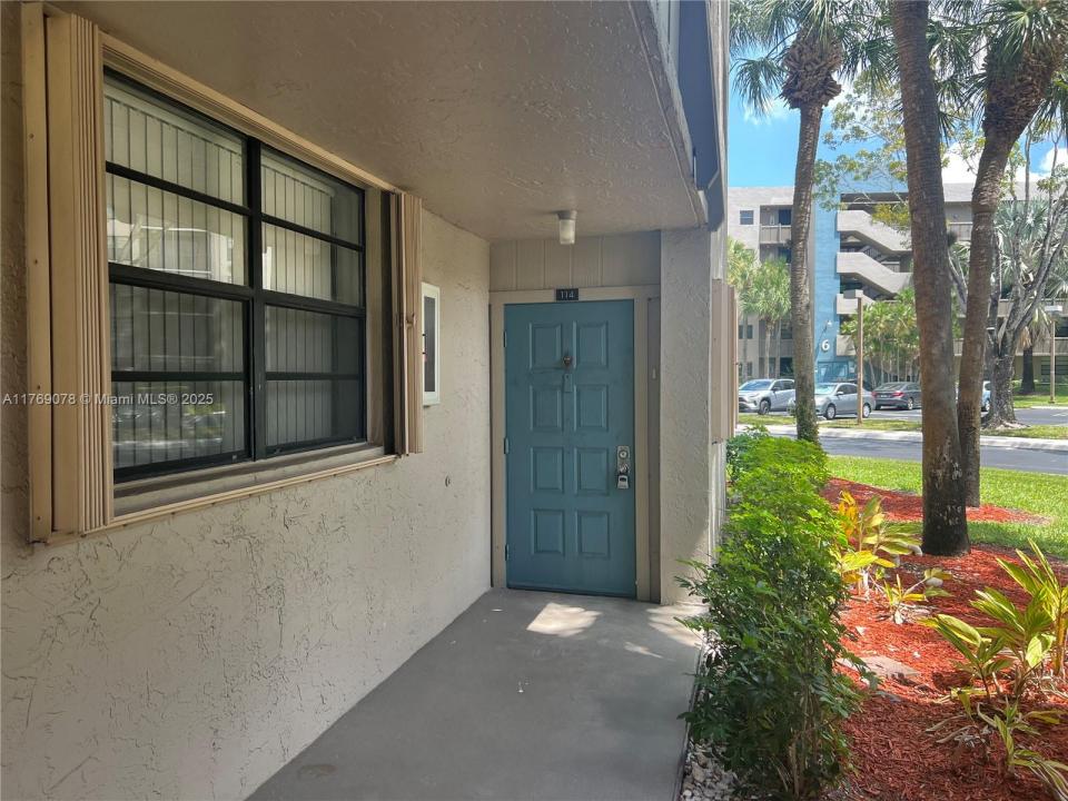 1001 Colony Point Cir 114, Pembroke Pines, Florida 33026, USA