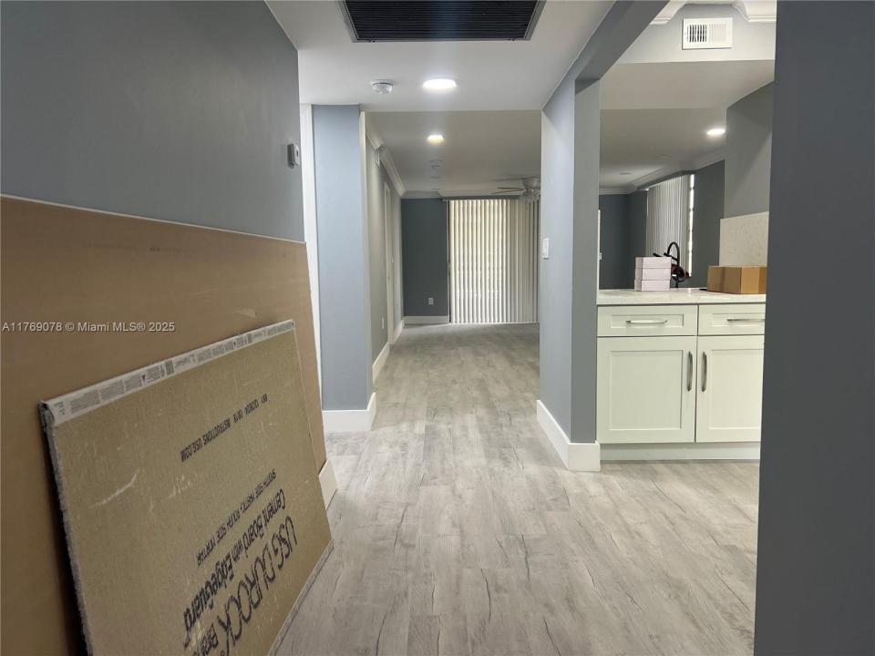 1001 Colony Point Cir 114, Pembroke Pines, Florida 33026, USA