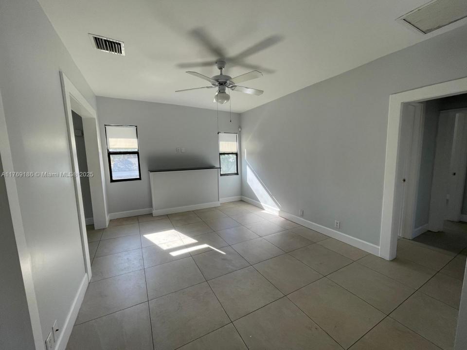423 53rd St B, West Palm Beach, فلوريدا 33407, الولايات المتحدة