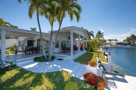 112 Lake Shore Dr, Pembroke Park, Florida 33009, USA