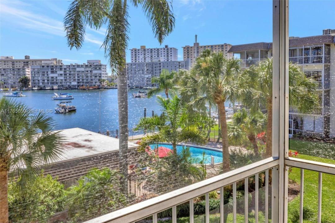 2200 Diana Dr 310, Hallandale Beach, Floride 33009, États-Unis