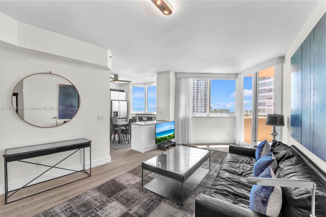 300 S POINTE DR 809, Miami Beach, Floryda 33139, USA
