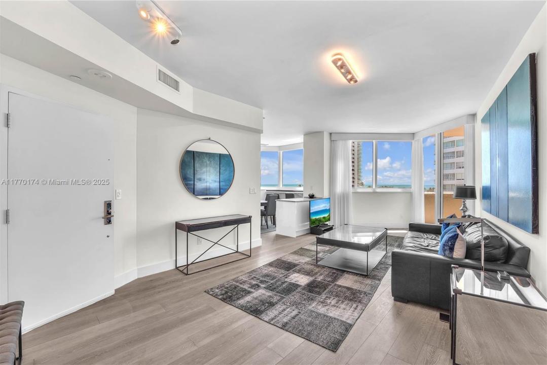 300 S POINTE DR 809, Miami Beach, Floryda 33139, USA