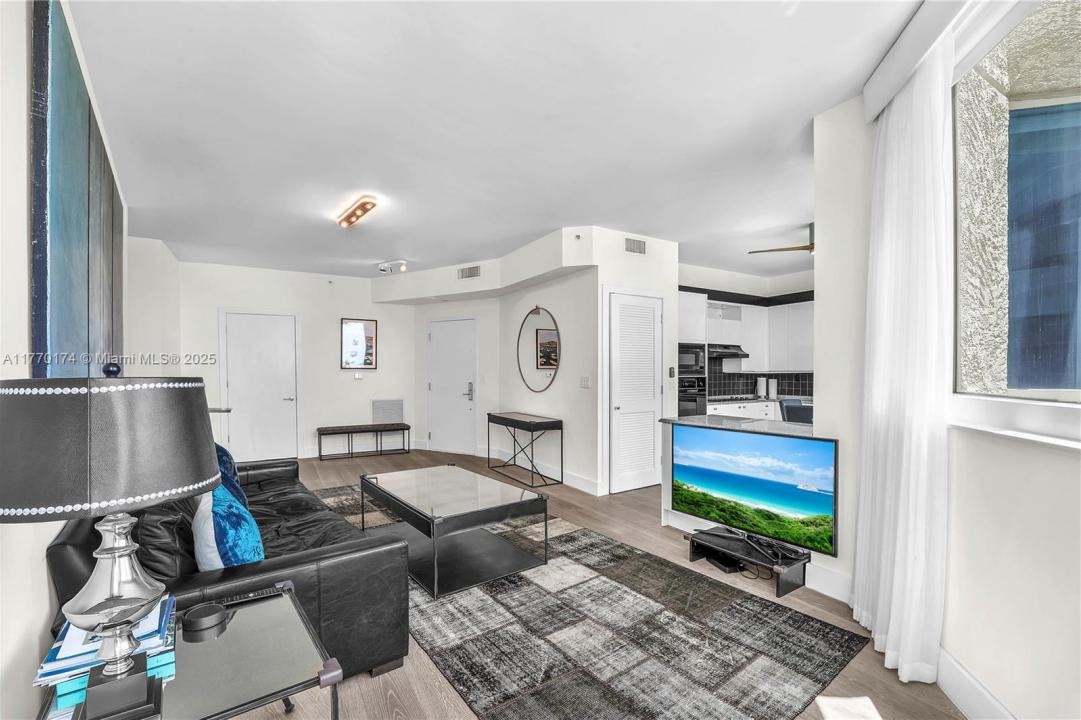 300 S POINTE DR 809, Miami Beach, Floryda 33139, USA