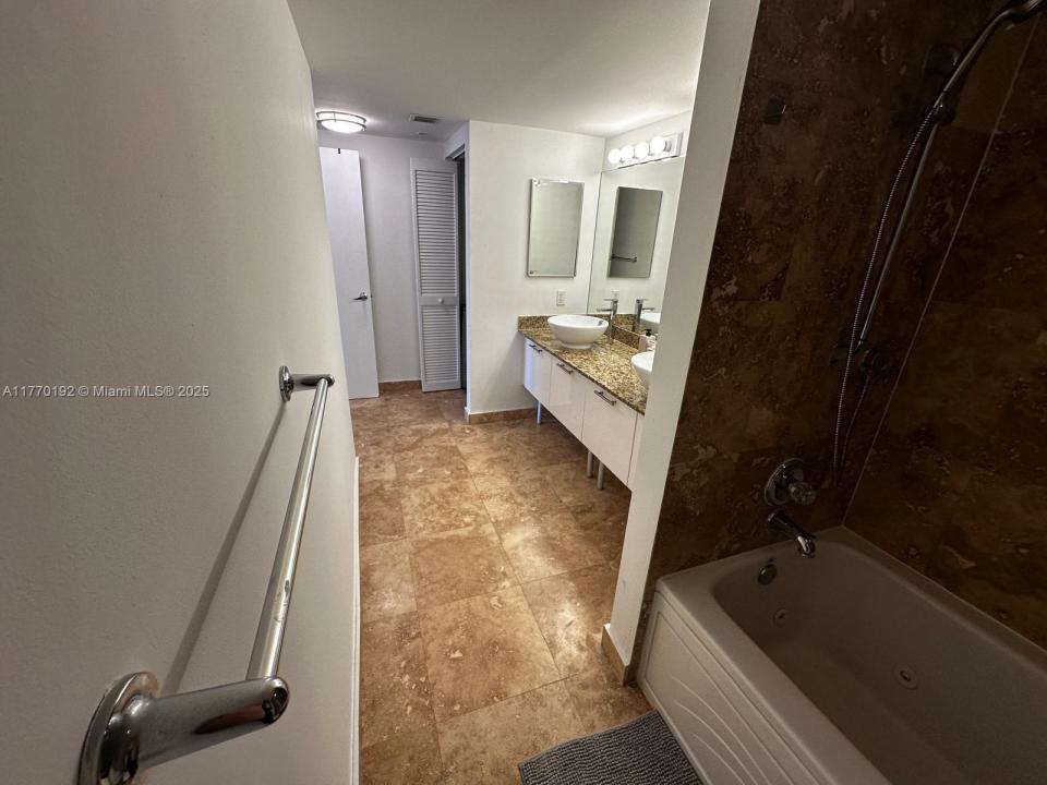 41 SE 5th St 807, Miami, Flórida 33131, Estados Unidos