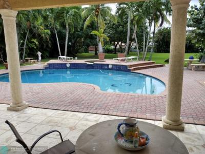 10010 NW 135th St, Florida Fruit Land C, Hialeah Gardens, Florida 33018, USA