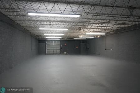 1042 NE 44th St, Oakland Park, Florida 33334, Estados Unidos
