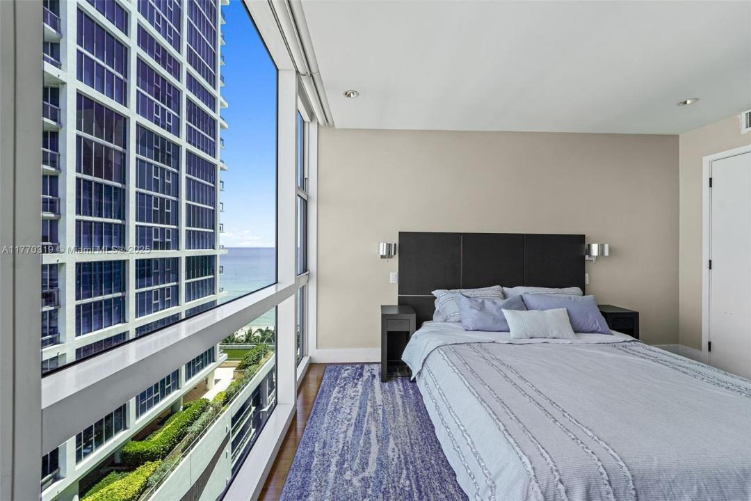 6801 Collins Ave 1214(door1203), Miami Beach, Floryda 33141, USA