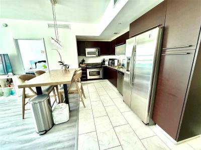 950 Brickell Bay Dr 2706, Florida City, Florida 33131, USA