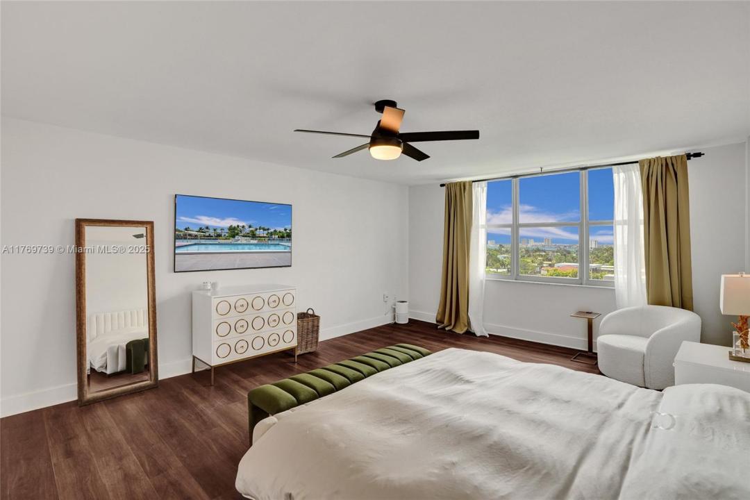 10000 W Bay Harbor Dr PH23, Bay Harbor Islands, Florida 33154
