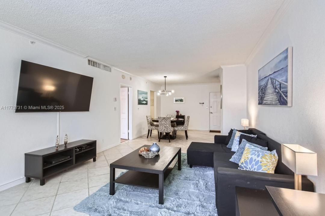 2501 S Ocean Dr 833 (AVAILABLE NOW), Hollywood, Flórida 33019, Estados Unidos