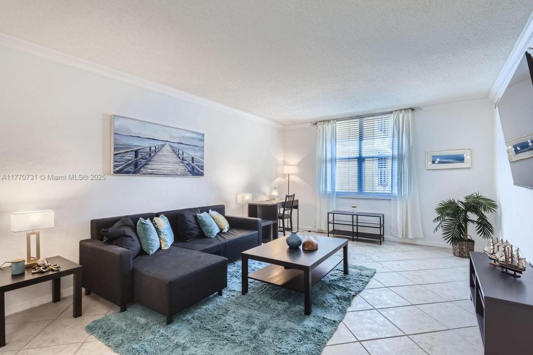 2501 S Ocean Dr 833 (AVAILABLE NOW), Hollywood, Flórida 33019, Estados Unidos