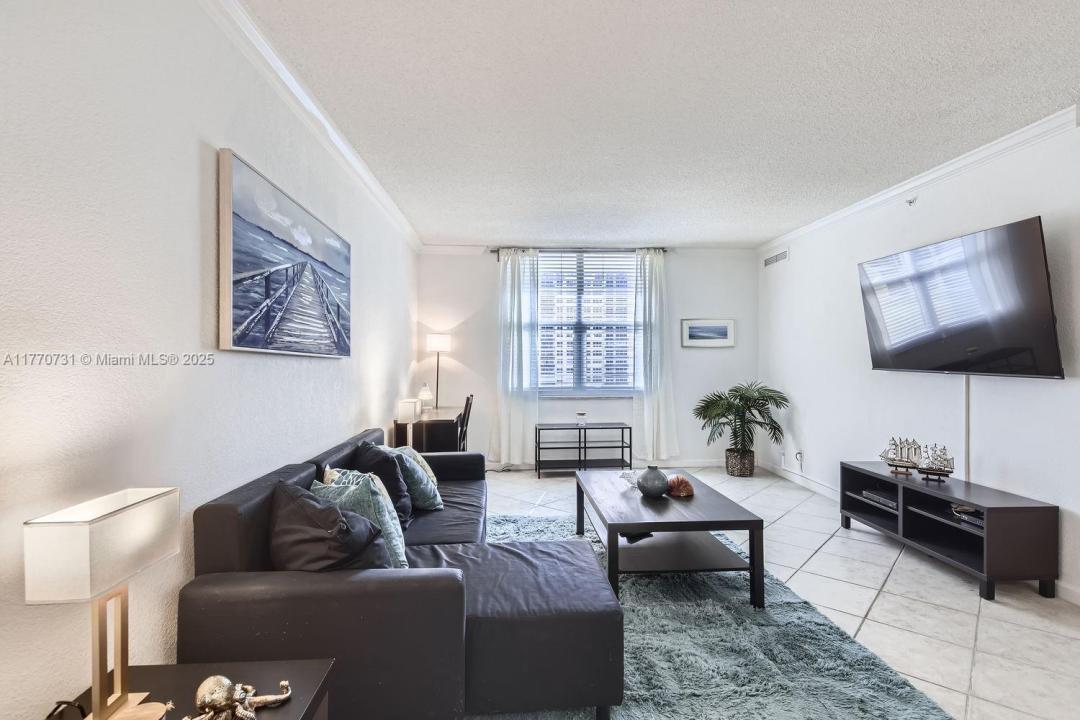 2501 S Ocean Dr 833 (AVAILABLE NOW), Hollywood, Flórida 33019, Estados Unidos