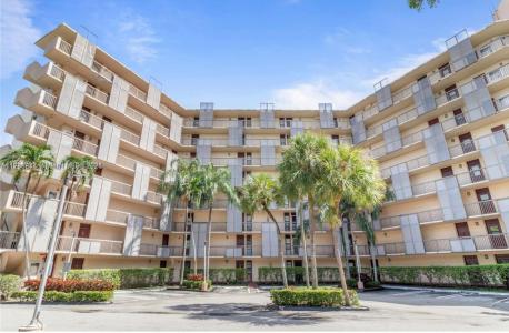3301 N Country Club Dr 110, Aventura, Florida 33180, USA