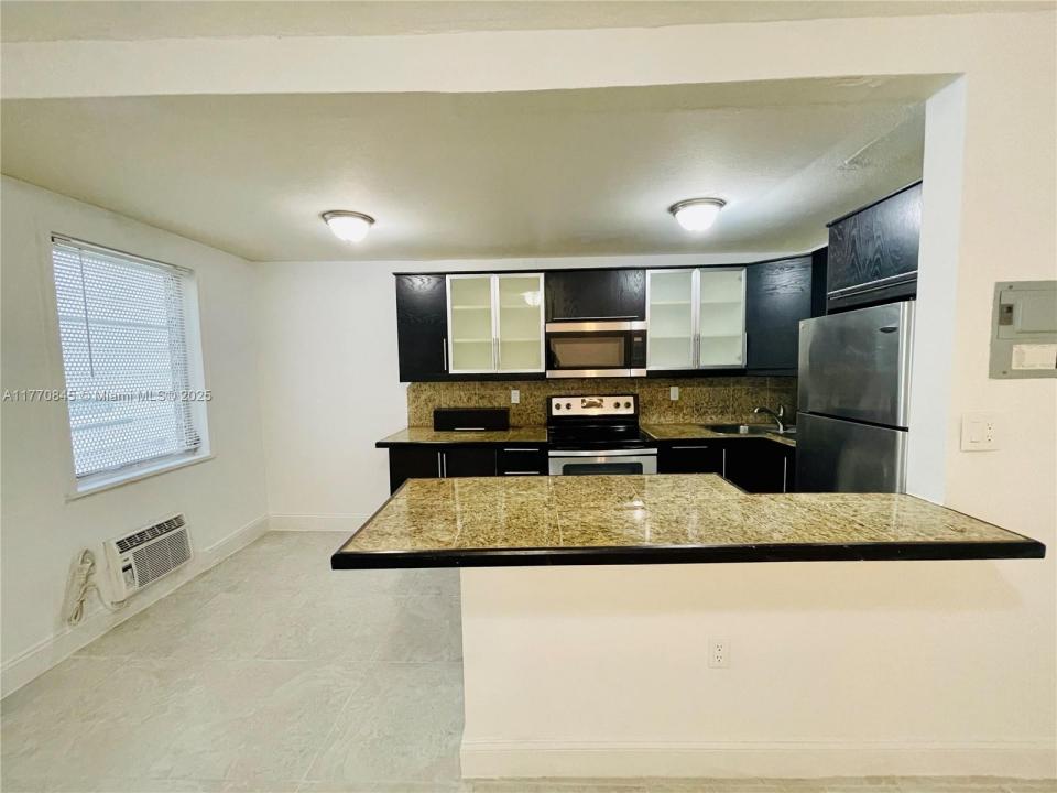 7928 Harding Ave 4, Miami Beach, פלורידה 33141, ארצות הברית של אמריקה 