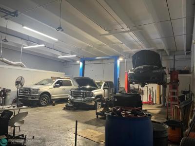 4980 SW 52nd St 107, Davie, Florida 33314