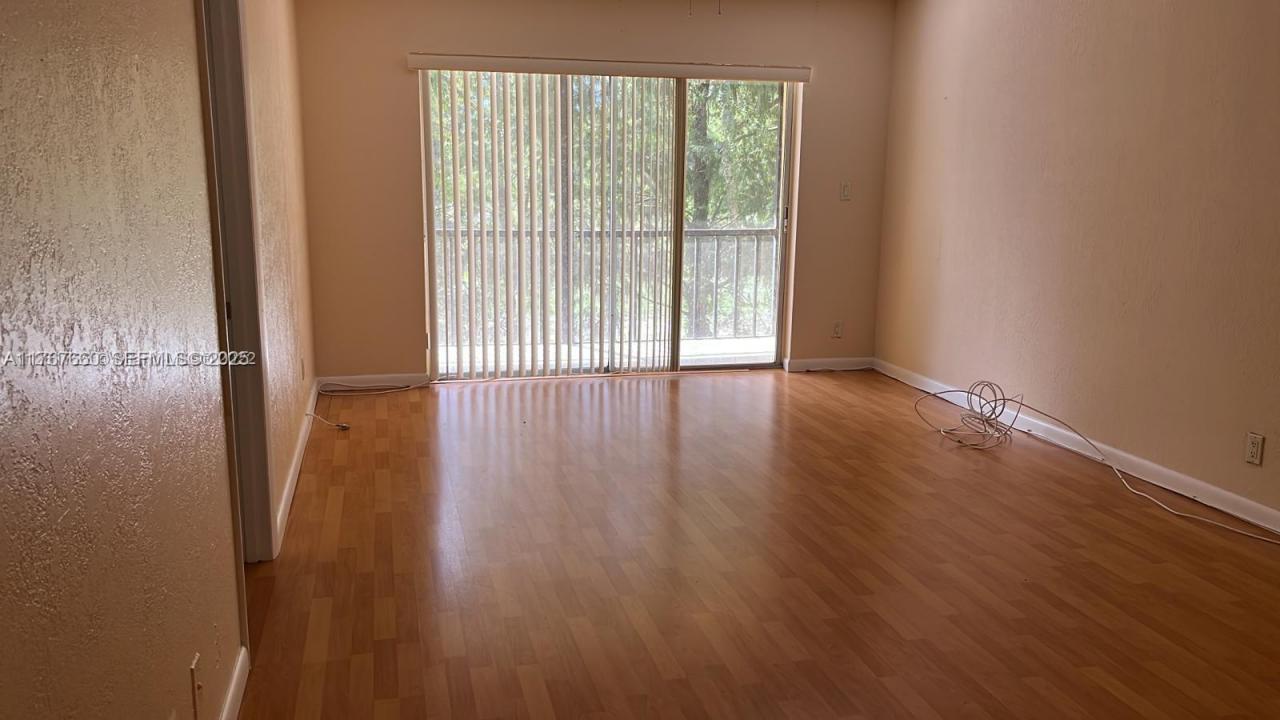 8060 Fairview Dr 208, Tamarac, Floride 33321, États-Unis