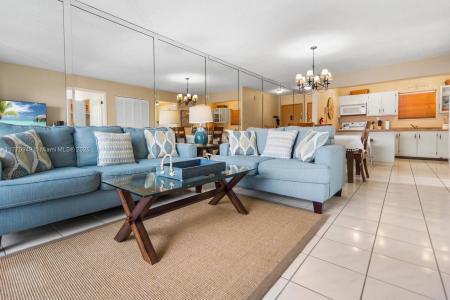 201 178th Dr 529, Sunny Isles Beach, Florida 33160, USA
