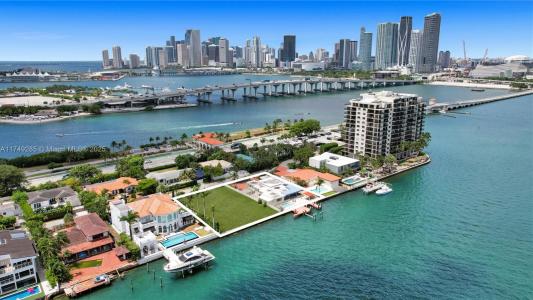 851 N Venetian Dr, Miami, פלורידה 33139, ארצות הברית של אמריקה 