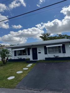 4808 NW 27th Ter, Tamarac, Florida 33309, USA
