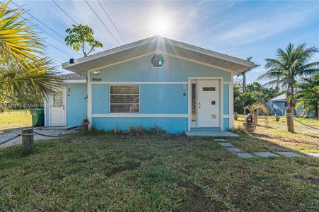 4504 Oakley St B, Port Charlotte, Florida 33980, USA
