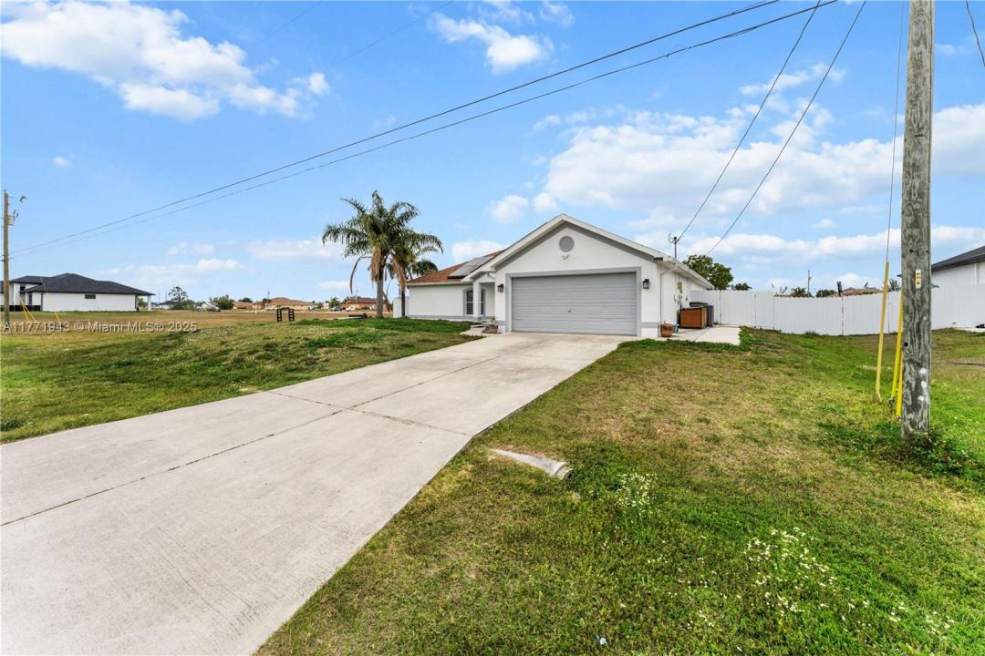 1911 NW 15TH TER, Cape Coral, Florida 33993