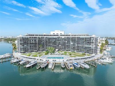 900 Bay Dr 526, Miami Beach, Florida 33141, USA