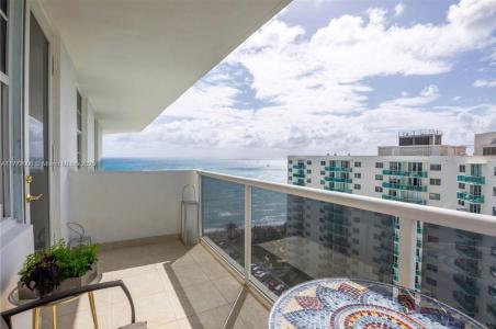 3725 S Ocean Dr PH18, Hollywood, Florida 33019, USA
