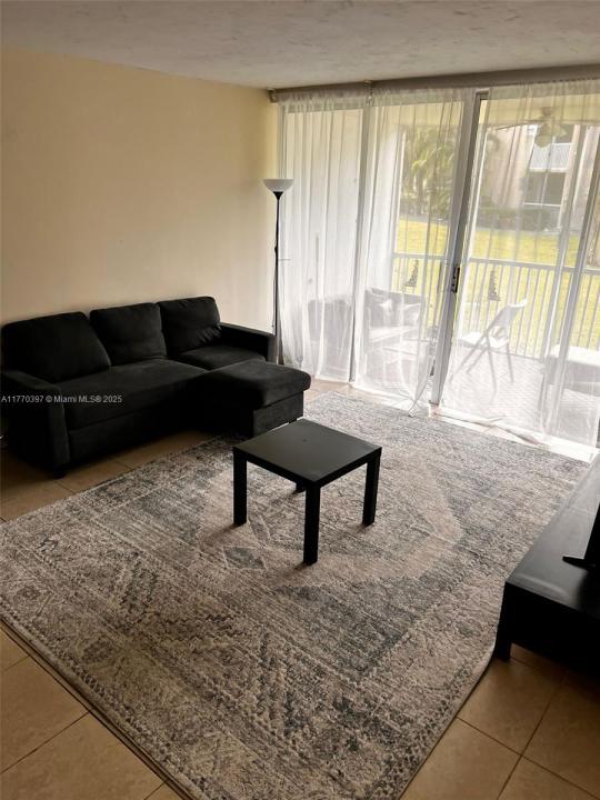 1680 NE 191st St 107-2, Miami, Florida 33179, Stati Uniti