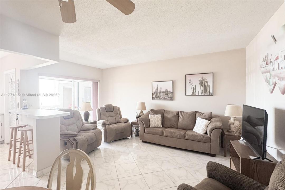 721 Atlantic Shores Blvd 307, Hallandale Beach, Floryda 33009, USA