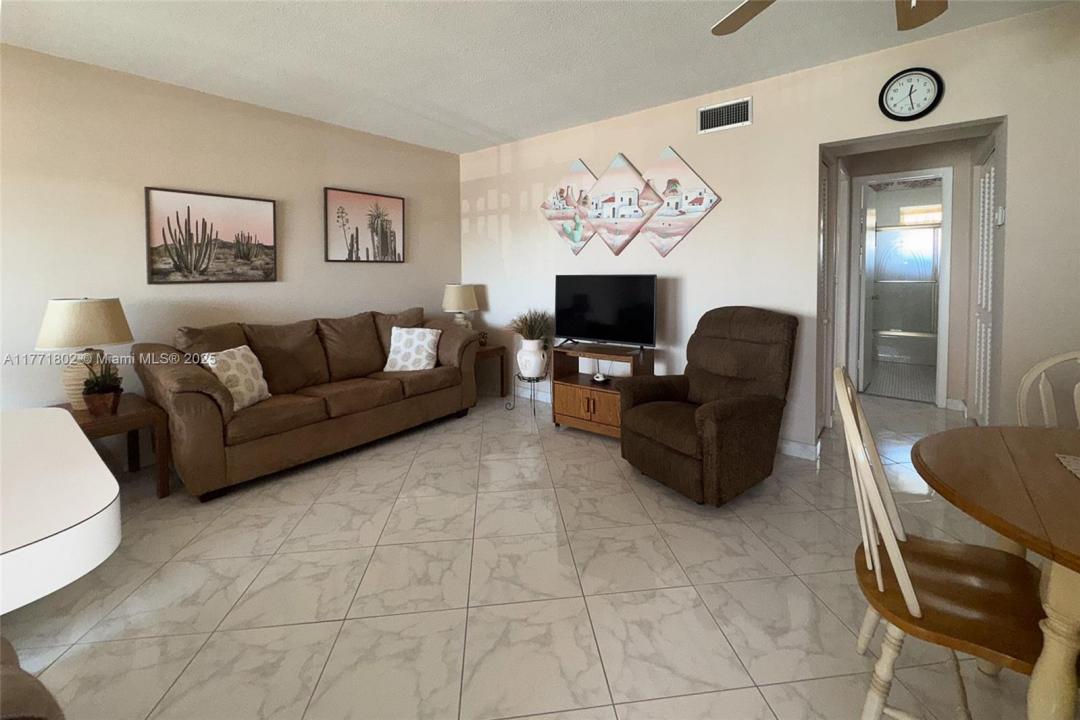 721 Atlantic Shores Blvd 307, Hallandale Beach, Floryda 33009, USA