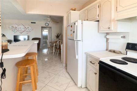 721 Atlantic Shores Blvd 307, Hallandale Beach, Florida 33009, USA