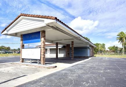 1353 NW 79th St, Miami, Florida 33147, USA