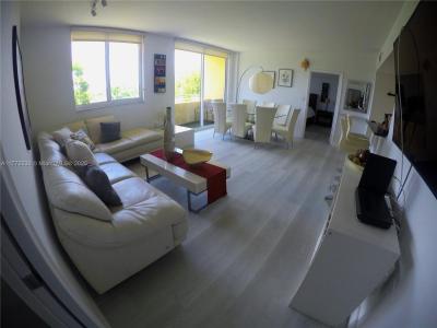 2775 NE 187th St 314, Aventura, Florida 33180, USA