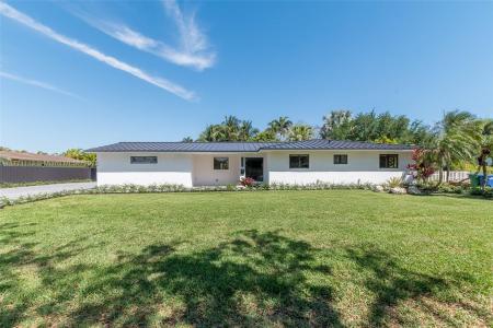9781 SW 121st St, Miami, Florida 33176, USA