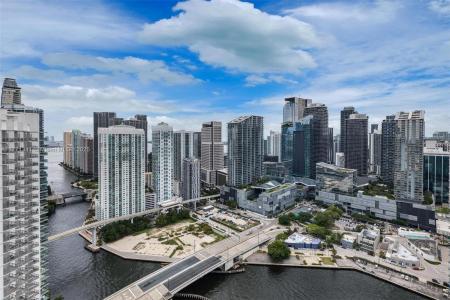 90 SW 3rd St 4103, Miami, Florida 33130, USA
