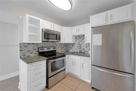13120 SW 92nd Ave B-401, Miami, Florida 33176, USA