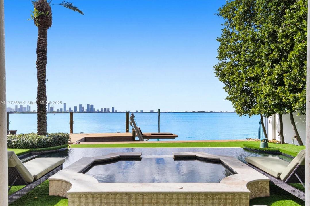 4340 N Bay Rd, Miami Beach, Флорида 33140, Соединенные Штаты