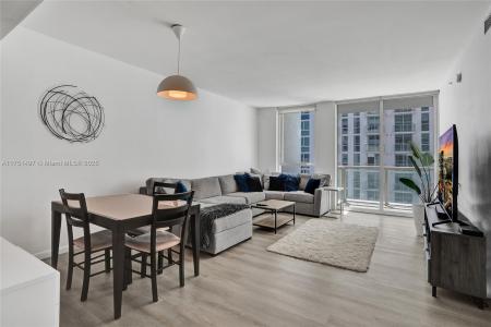 253 NE 2nd St 1706, Miami, Florida 33132, USA