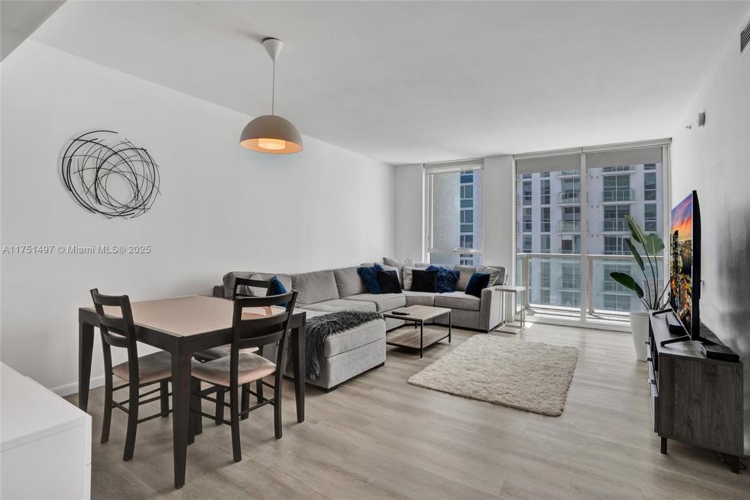 253 NE 2nd St 1706, Miami, Florida 33132, Estados Unidos