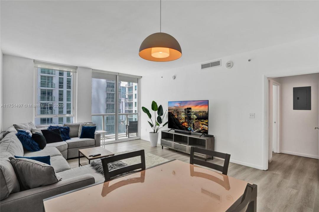 253 NE 2nd St 1706, Miami, Florida 33132, Estados Unidos