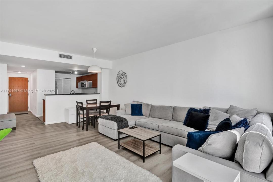 253 NE 2nd St 1706, Miami, Florida 33132, Estados Unidos