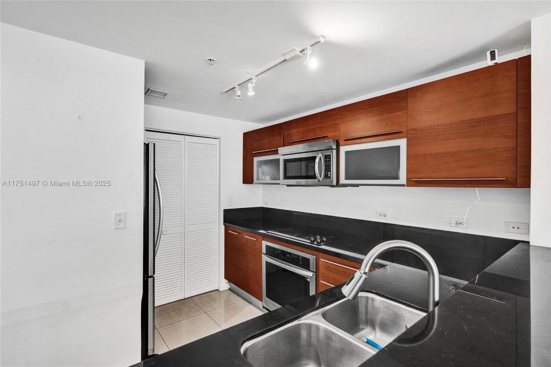 253 NE 2nd St 1706, Miami, Florida 33132, Estados Unidos