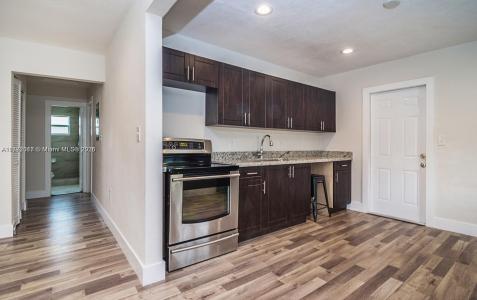 2542 Fillmore St, Hollywood, Florida 33020, USA