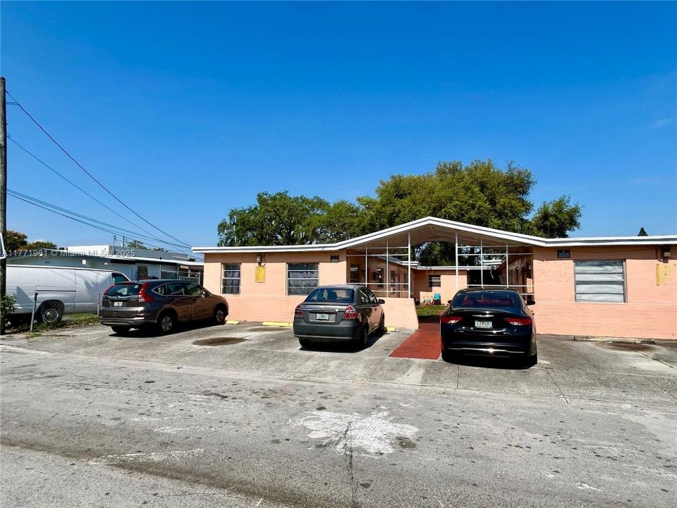 2013 Washington Ave, Opa-Locka, Flórida 33054, Estados Unidos