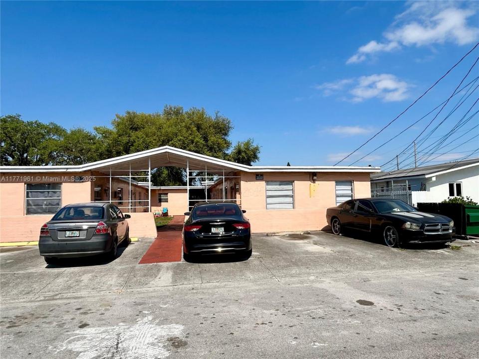 2013 Washington Ave, Opa-Locka, Flórida 33054, Estados Unidos